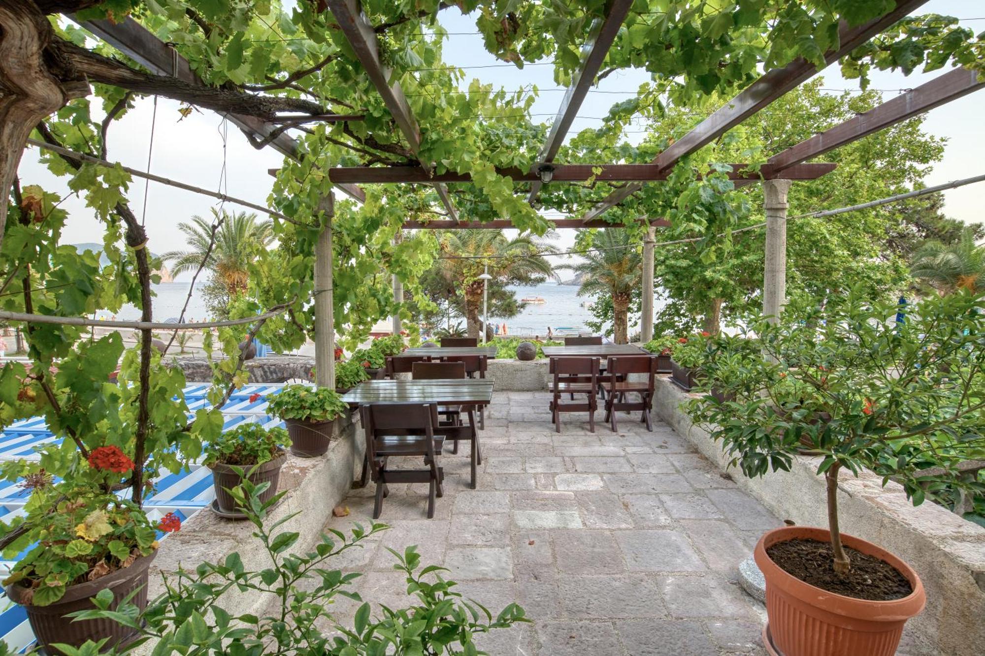 Sm Beach Residence Petrovac Szoba fotó