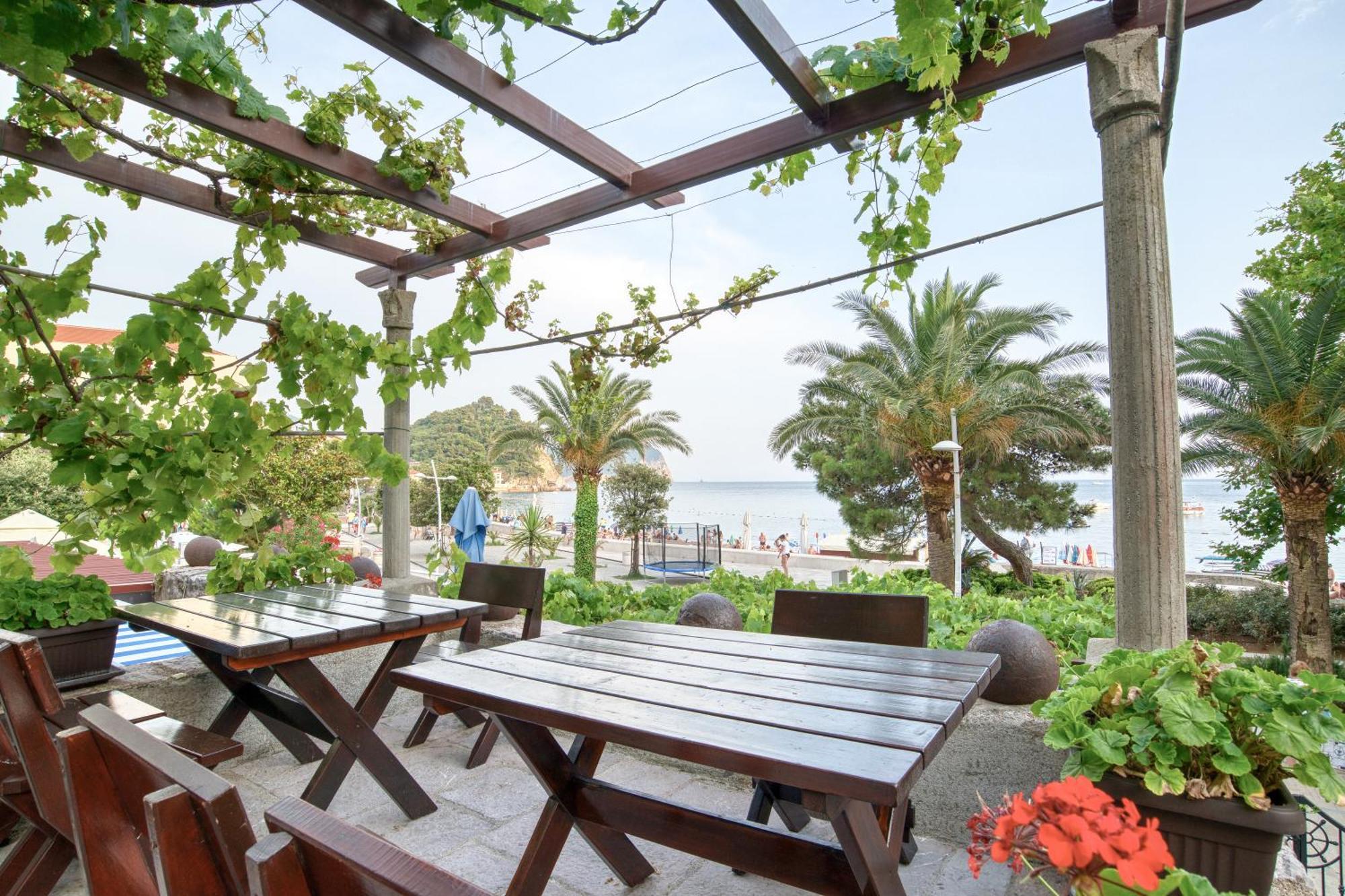 Sm Beach Residence Petrovac Szoba fotó